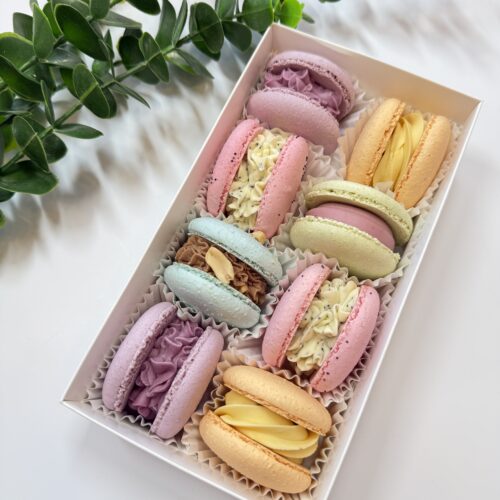 „Macarons rinkinys MIDI " desertų rinkinys (TIK atsiėmimas)
